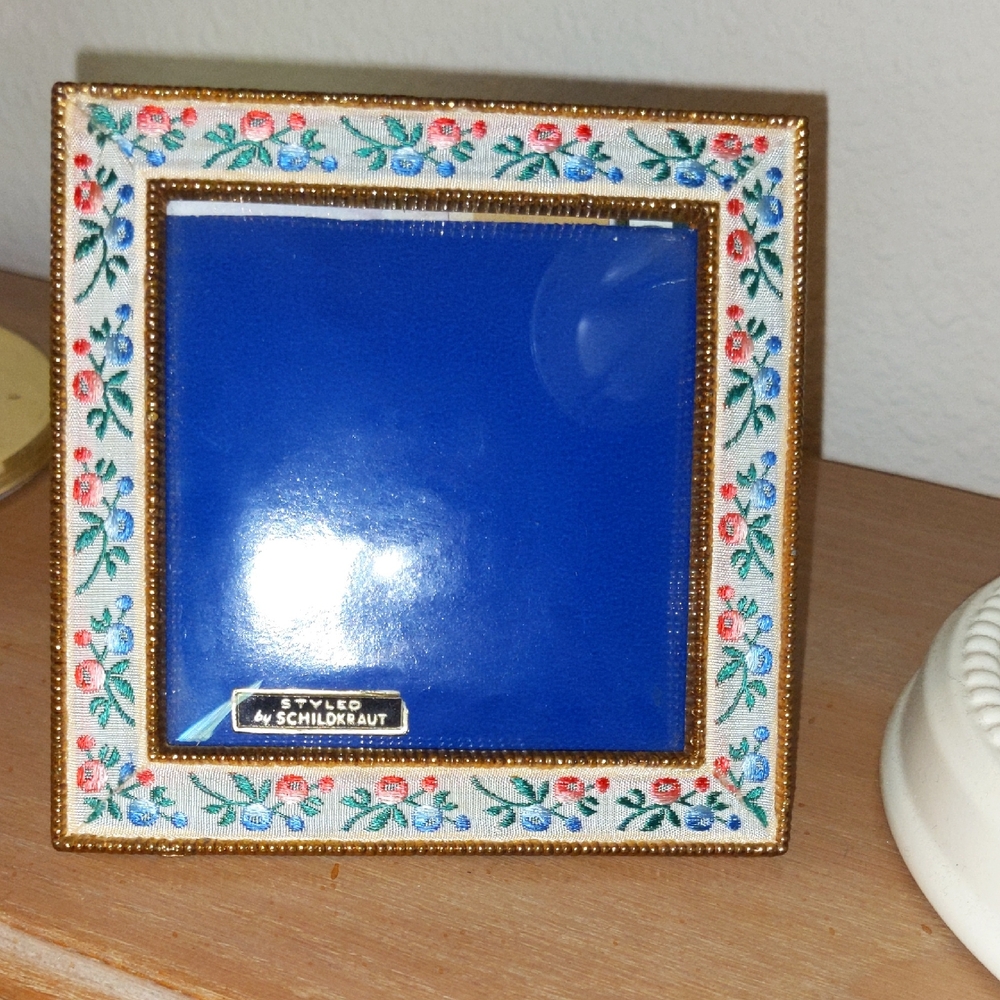 Vtg Frame Small Schildkraut Floral Petit Point Gold Metal Convex Glass Rare
